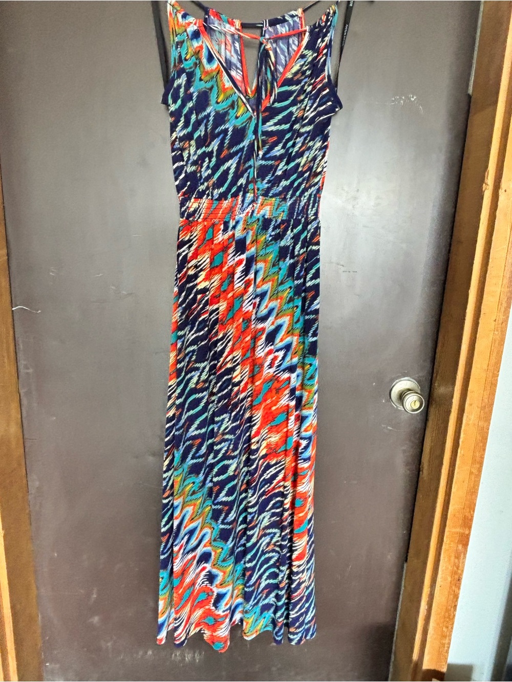 Bisou bisou Sleeveless Multi-Color Chevron Maxi Dress - Navy & Coral size 4